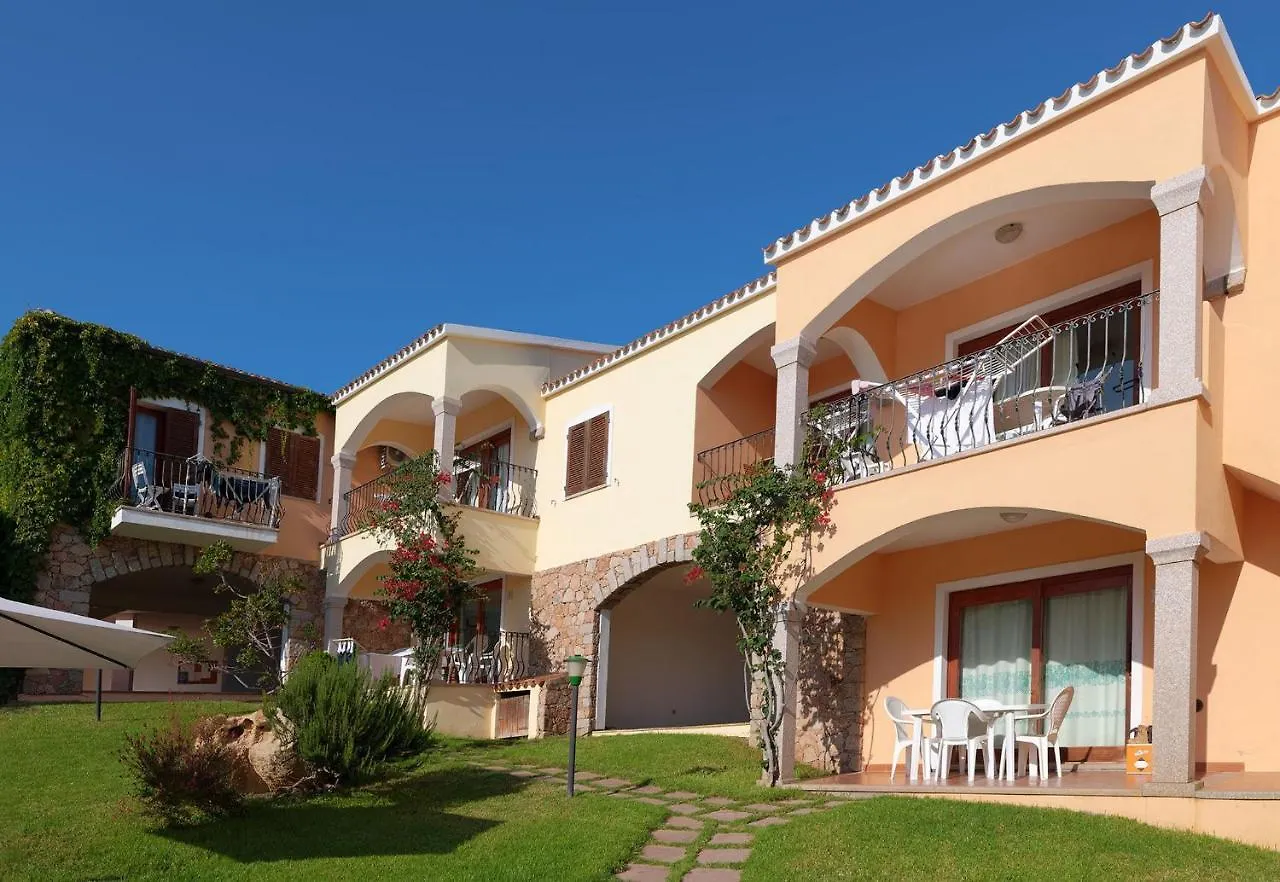 Fantastic Residenza Badus 1 Bedroomapart Sleeps 4 Plus Possible Child Bed No0815 Badesi